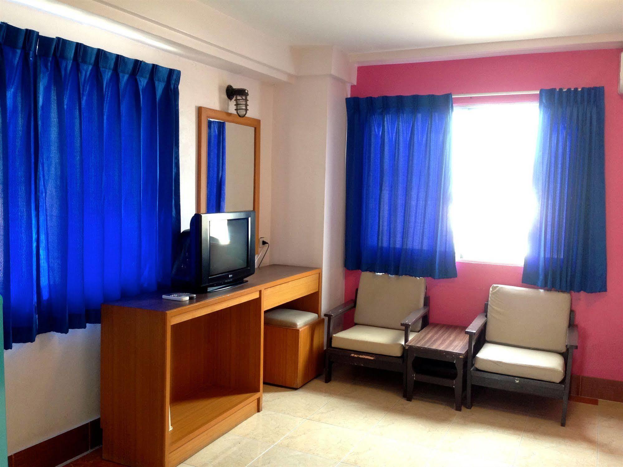 Cherry Hotel Pattaja Kültér fotó