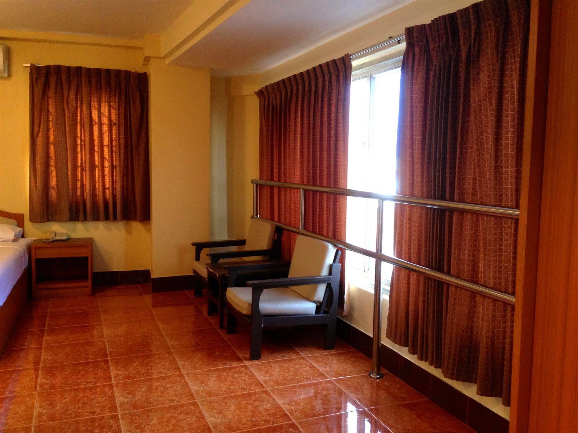 Cherry Hotel Pattaja Kültér fotó