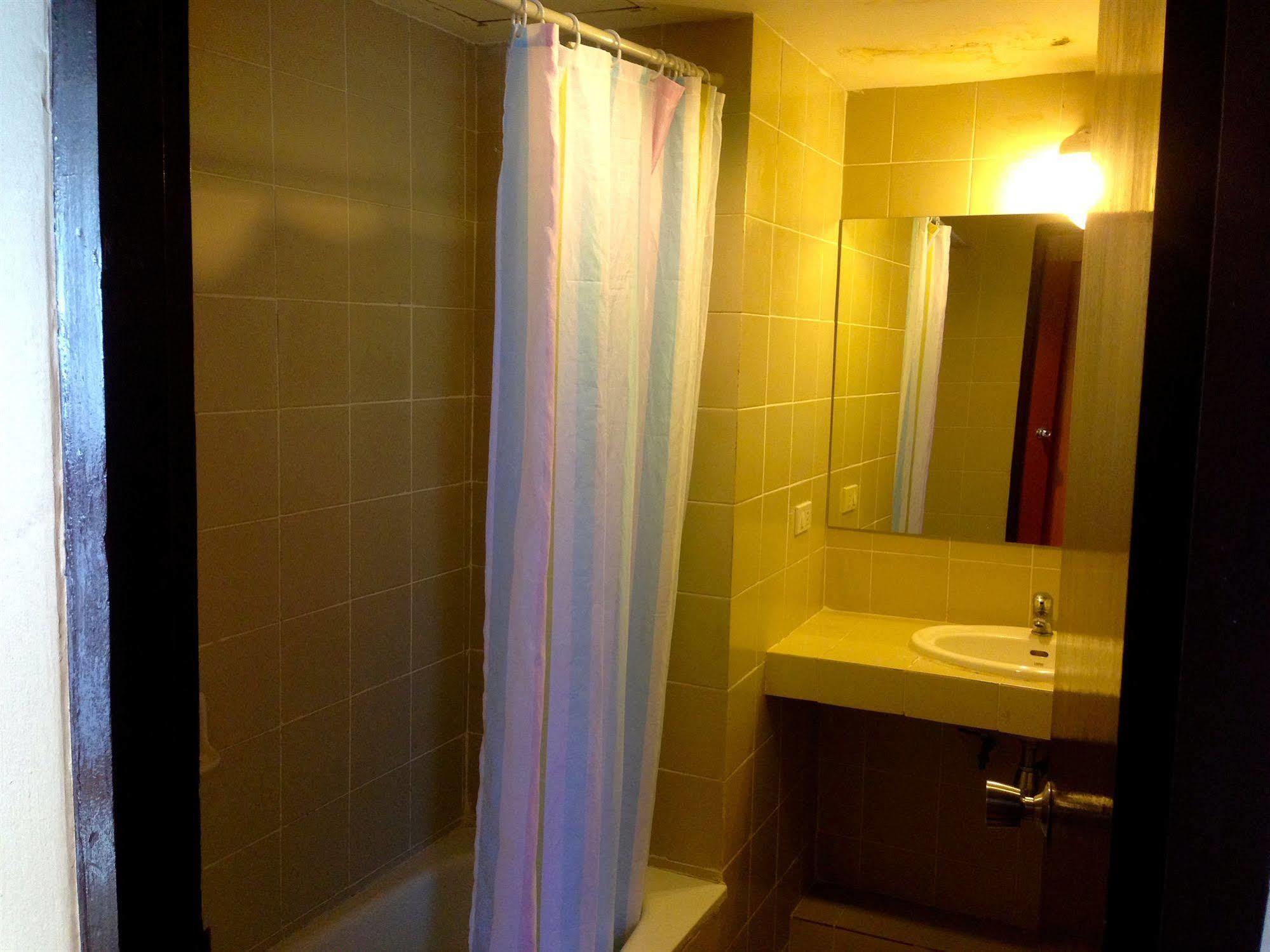 Cherry Hotel Pattaja Kültér fotó