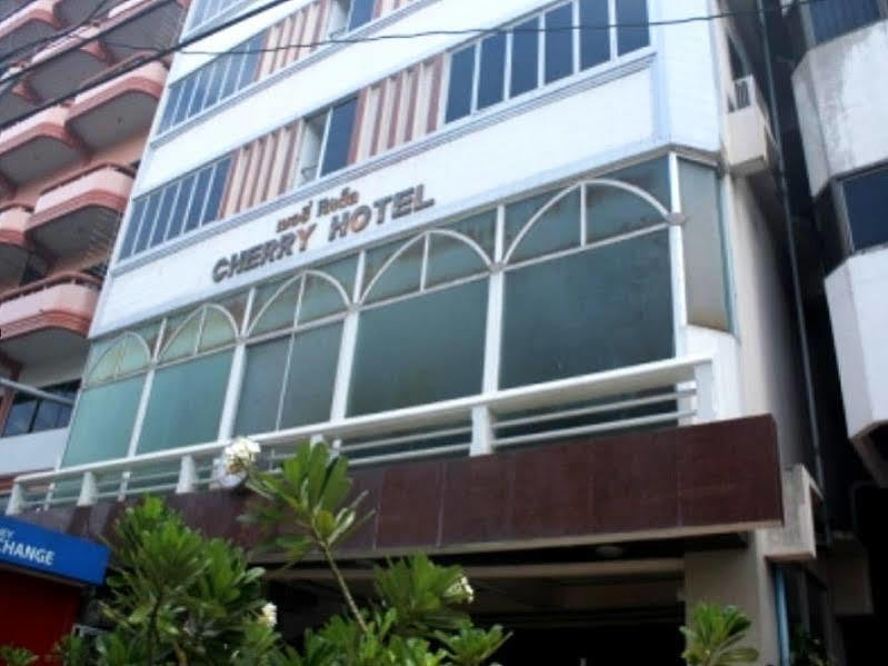 Cherry Hotel Pattaja Kültér fotó